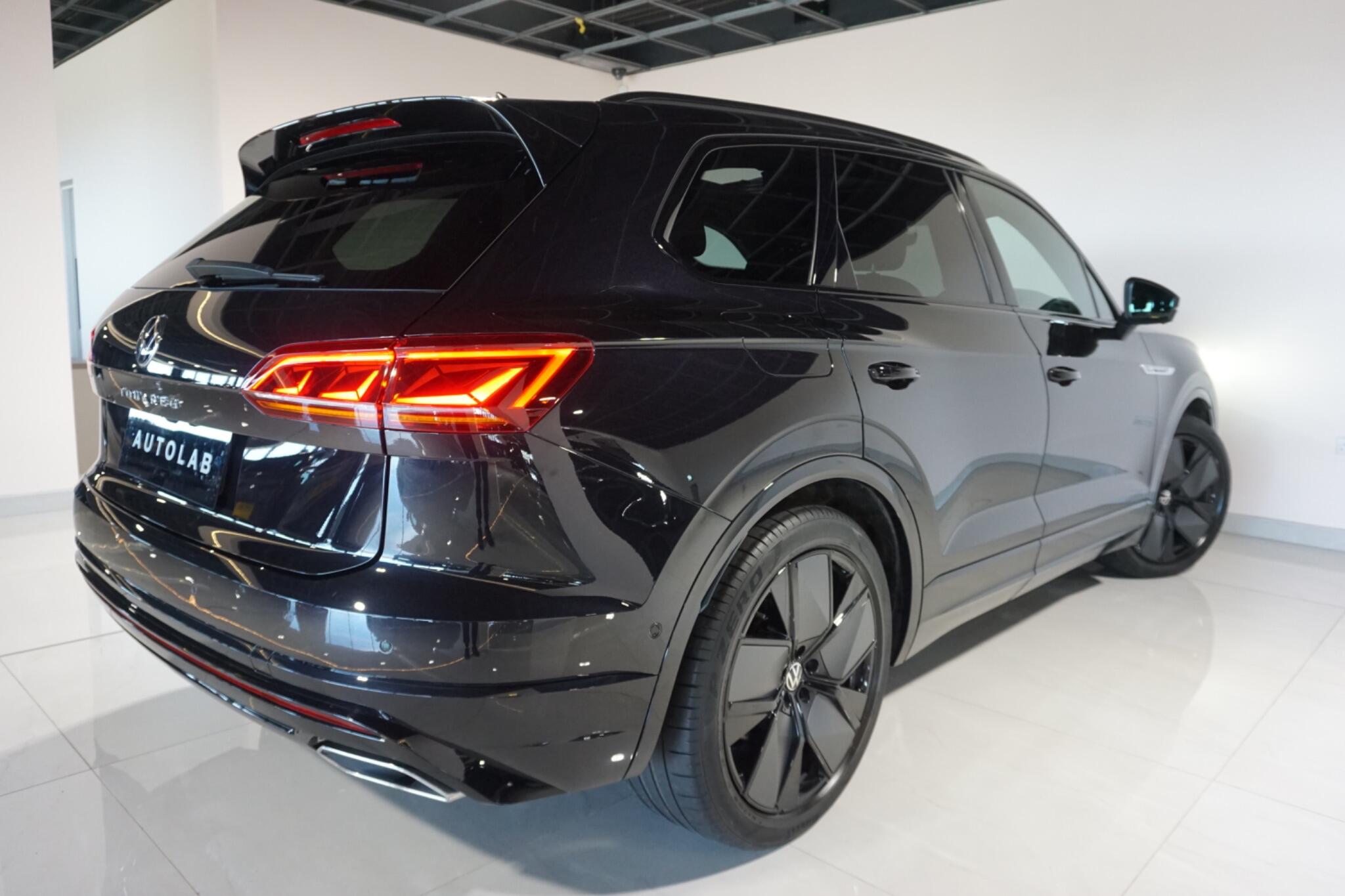 Volkswagen Touareg 3.0 TDI V6 Black Edition SUV 5dr Diesel Tiptronic 4Motion Euro 6 (s/s) (286 ps)